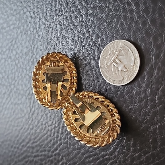VTG Kenneth Jay Lane clip on earrings - Picture 9 of 9